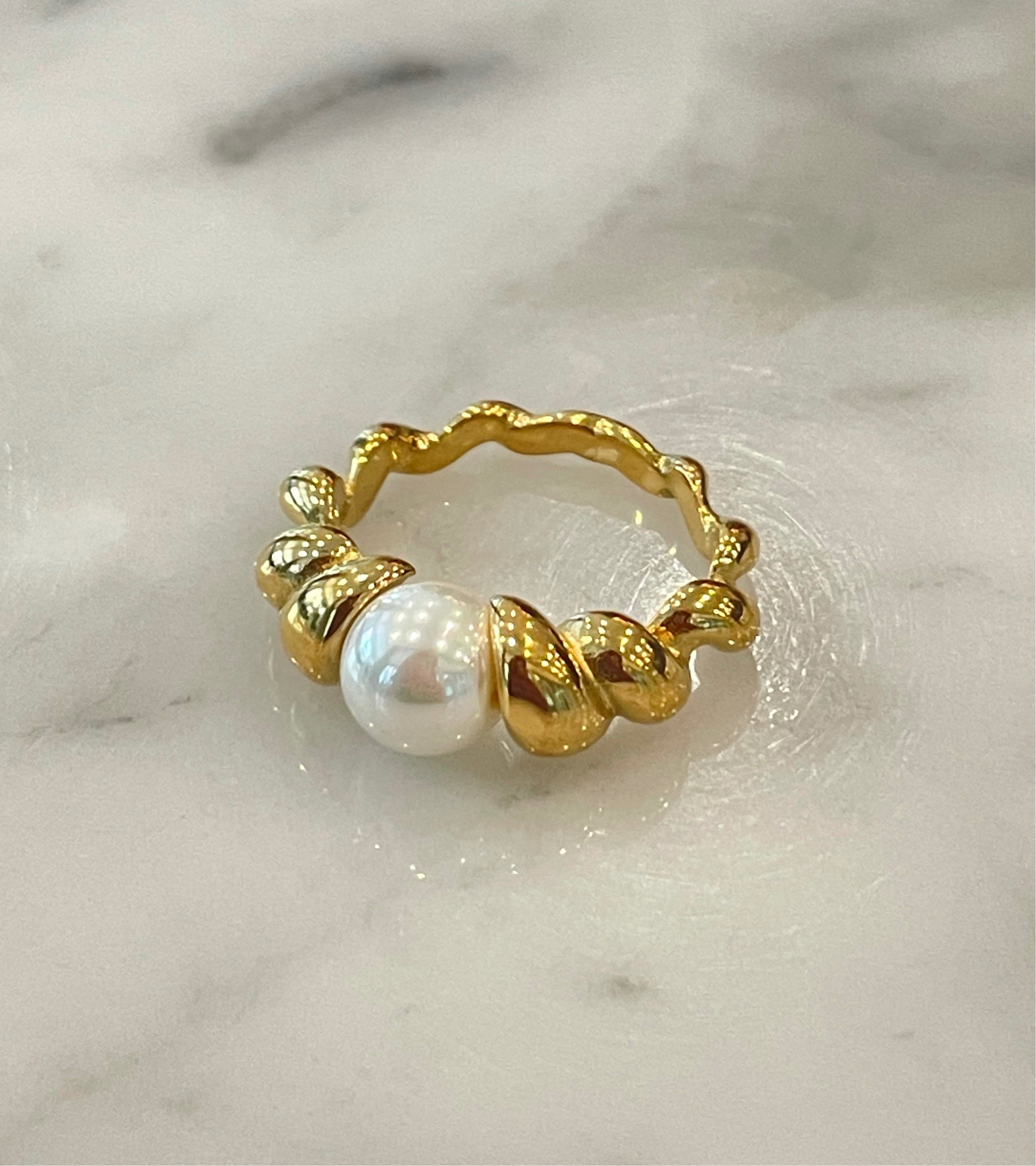 Mini Pearl Ring - Twelve 93